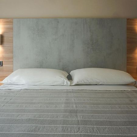Hotel Londra リミニ エクステリア 写真