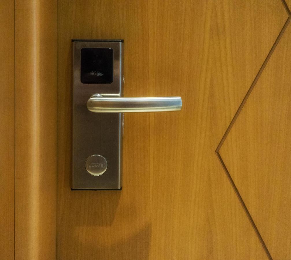 Hotel Londra リミニ エクステリア 写真