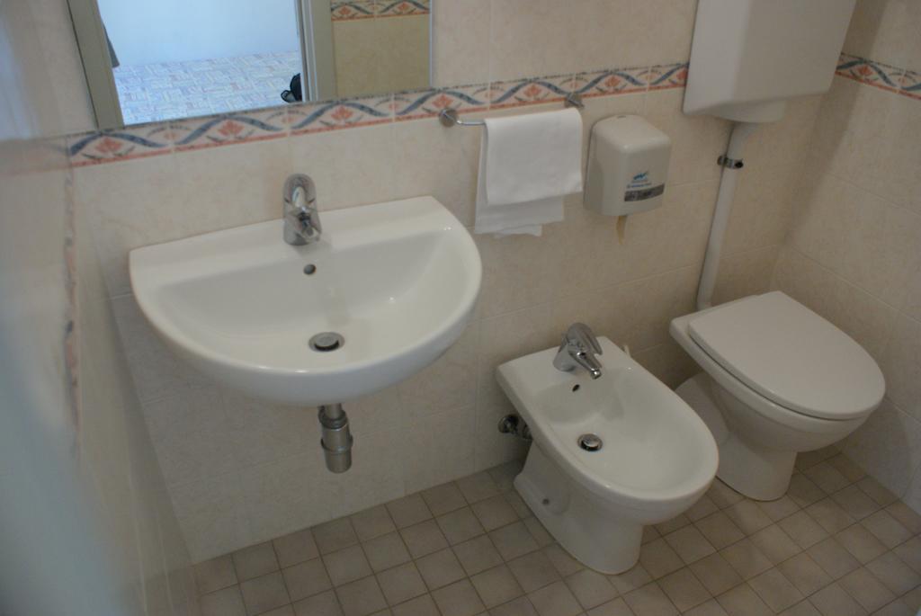 Hotel Londra リミニ 部屋 写真